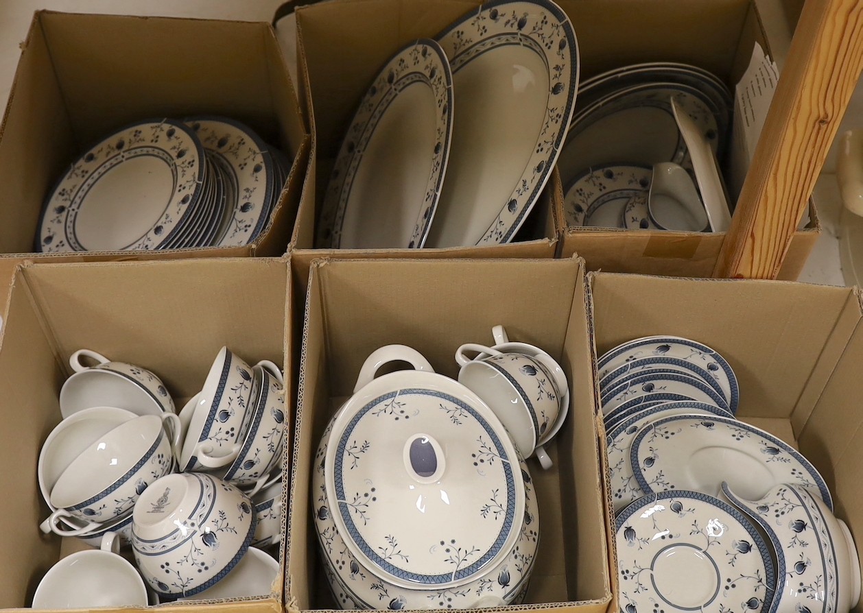 A Royal Doulton dinner and tea service, 76 pieces, Cambridge pattern